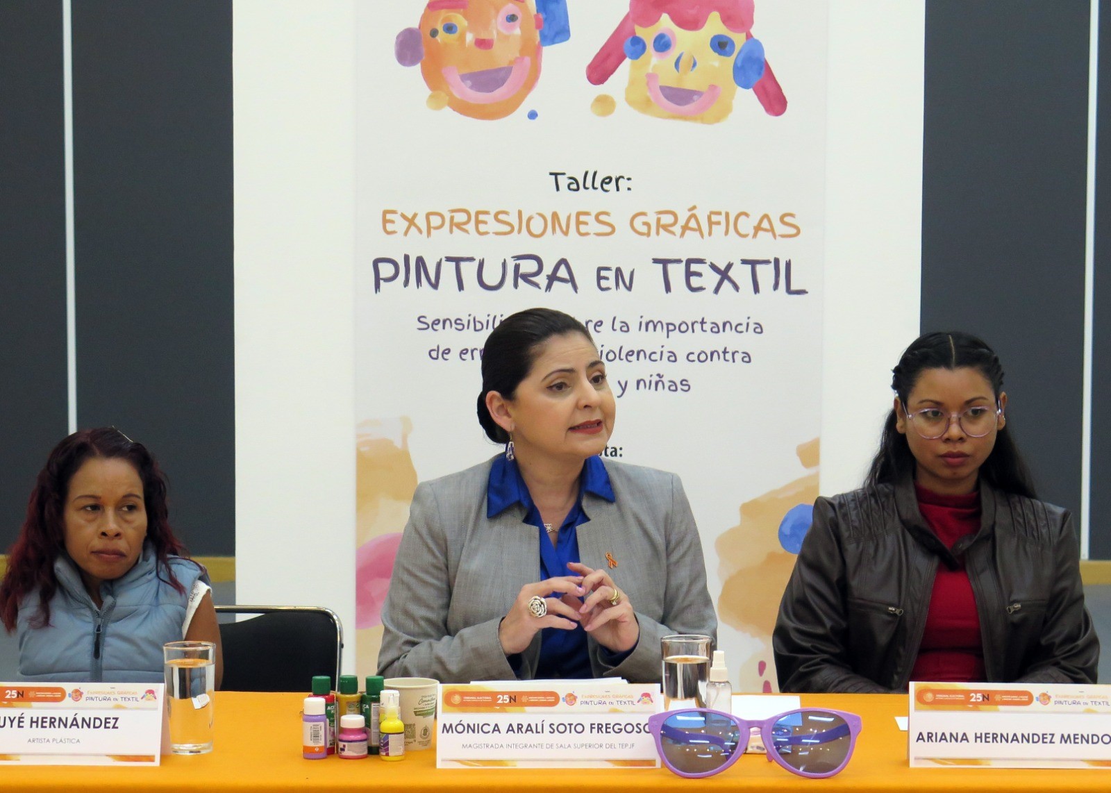 Inician actividades del "Taller: Expresiones gráficas. Pintura en Textil.<br />
Sensibilizar sobre la importancia de erradicar la violencia contra las mujeres y las niñas"<br />