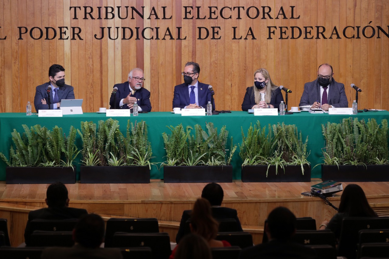 México cuenta con una sólida regulación en materia de financiamiento de los partidos políticos, afirman ponentes del seminario 25 Años del TEPJF