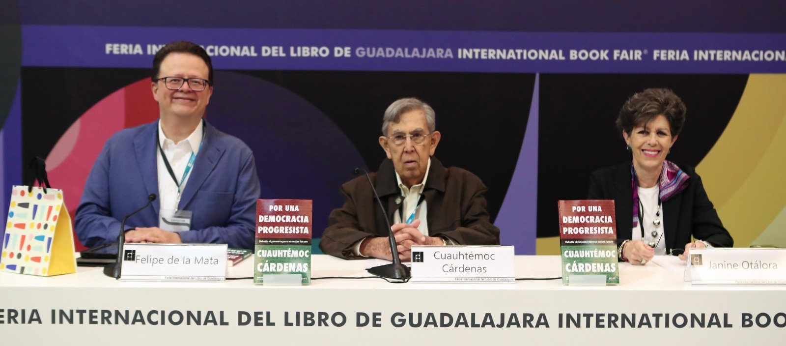 En la democracia debe haber cabida para todos; indispensable que haya diálogo para construir ese México incluyente