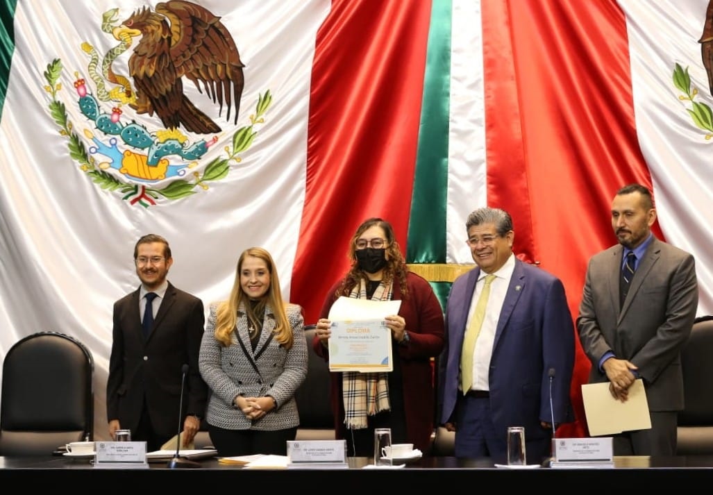 Reciben reconocimientos servidoras y servidores públicos por diplomado en Derecho Electoral impartido por la Escuela Judicial Electoral del TEPJF