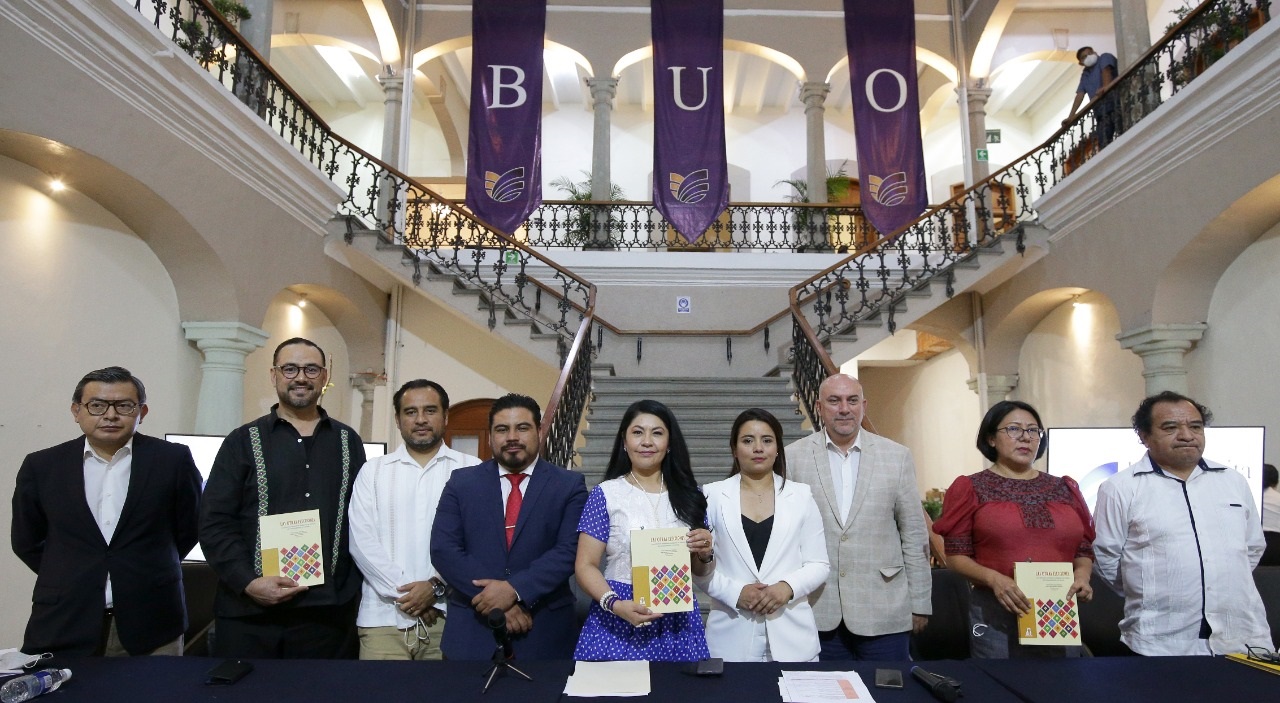 Las autoridades electorales contribuyen al reconocimiento de los derechos políticos de los pueblos originarios de Oaxaca: expertos en la materia<br />