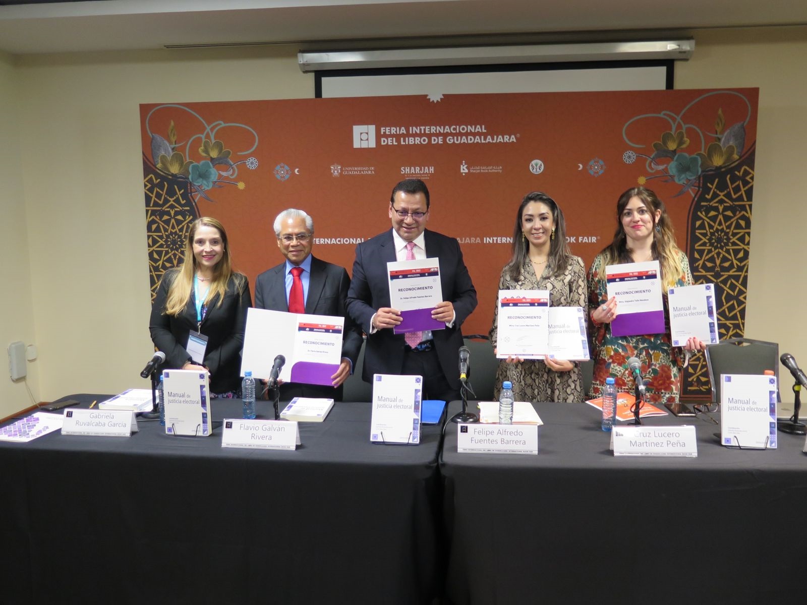 El Manual de justicia electoral presentado en la FIL Guadalajara expone el contexto histórico en el que surge el TEPJF y la evolución que el país ha tenido en democracia