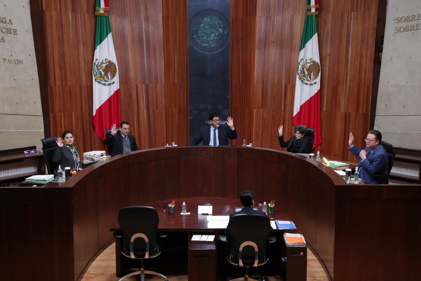 La Sala Superior determina que el Tribunal Electoral de la Ciudad de México es competente para pronunciarse sobre la solicitud de separación del cargo de Santiago Taboada en su carácter de alcalde de Benito Juárez y aspirante a la Jefatura de Gobierno