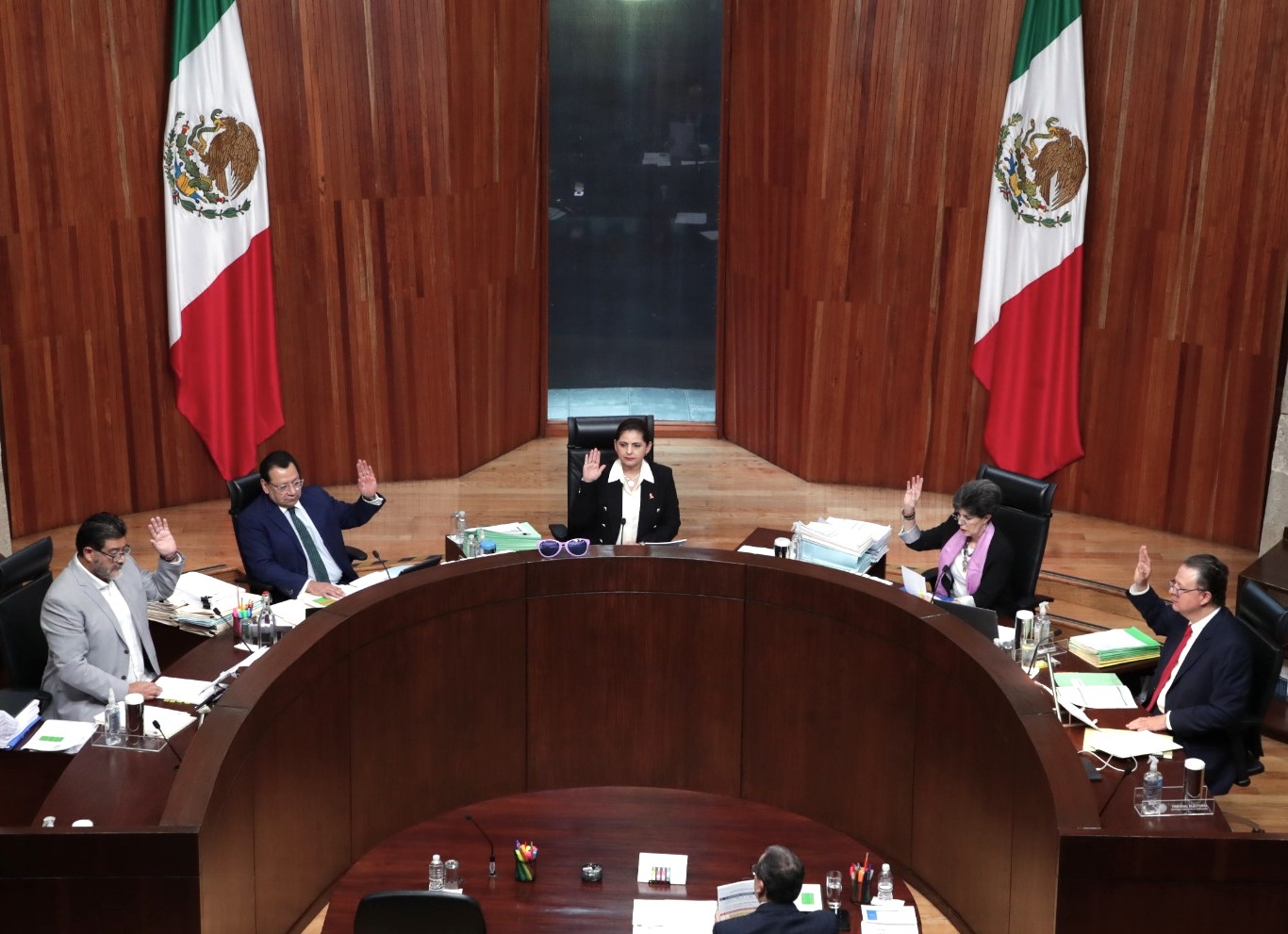 El TEPJF desechó las demandas para controvertir la sentencia dictada por la Sala Ciudad de México por posible violencia política de género y calumnia