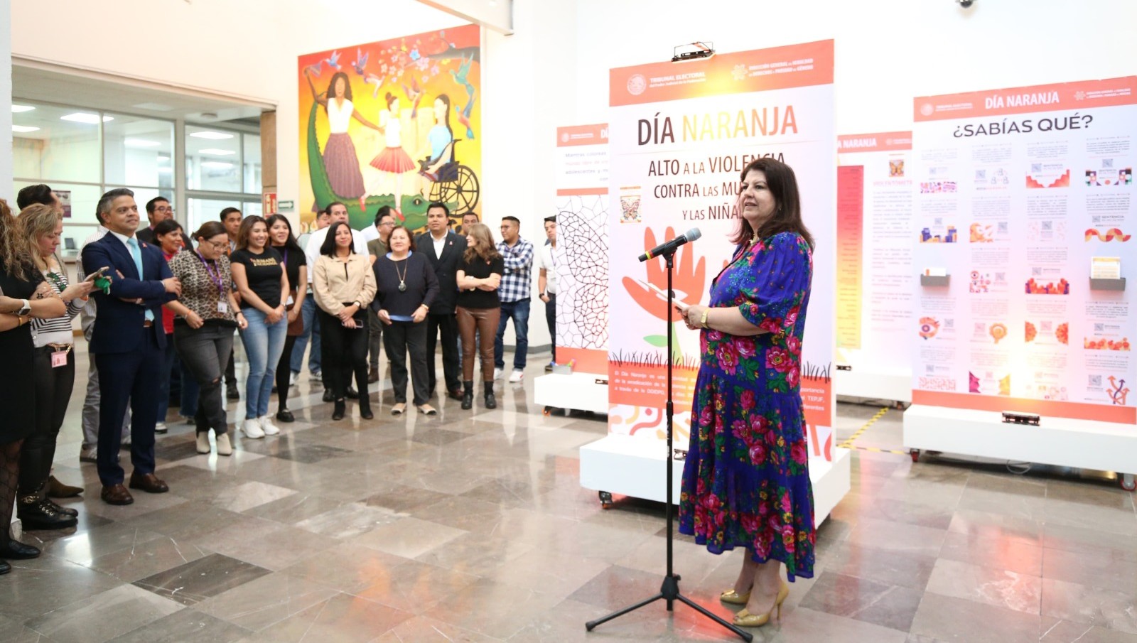 El TEPJF sensibiliza con una exposición en el marco del Día Naranja sobre la importancia de erradicar la violencia hacia las mujeres y niñas