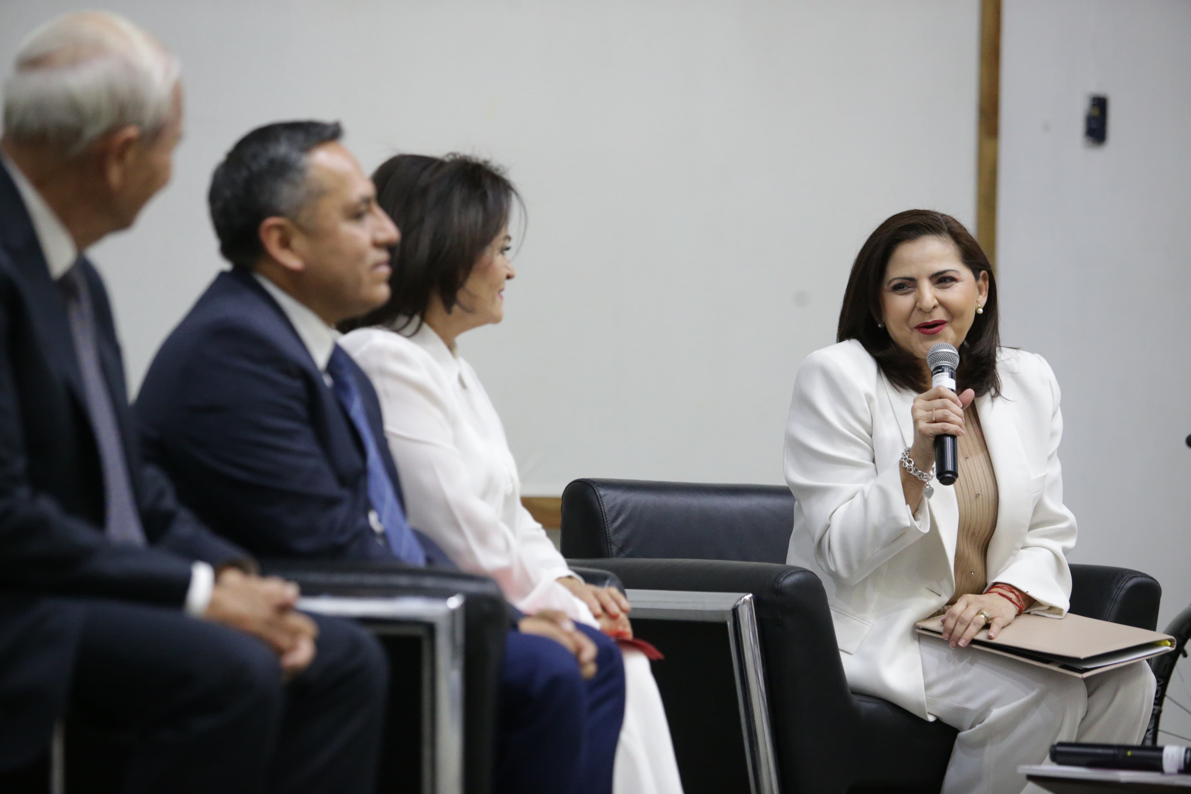 Confiar en las instituciones electorales, exhorta a jóvenes magistrada presidenta del TEPJF, Mónica Soto Fregoso