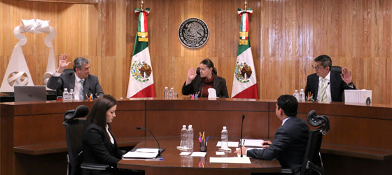 LA SALA REGIONAL TOLUCA REVOCA NEGATIVA VERBAL EMITIDA POR LA AUTORIDAD ADMINISTRATIVA ELECTORAL EN EL ESTADO DE MÉXICO PARA CONTINUAR TRÁMITE DE SOLICITUD DE CREDENCIAL PARA VOTAR