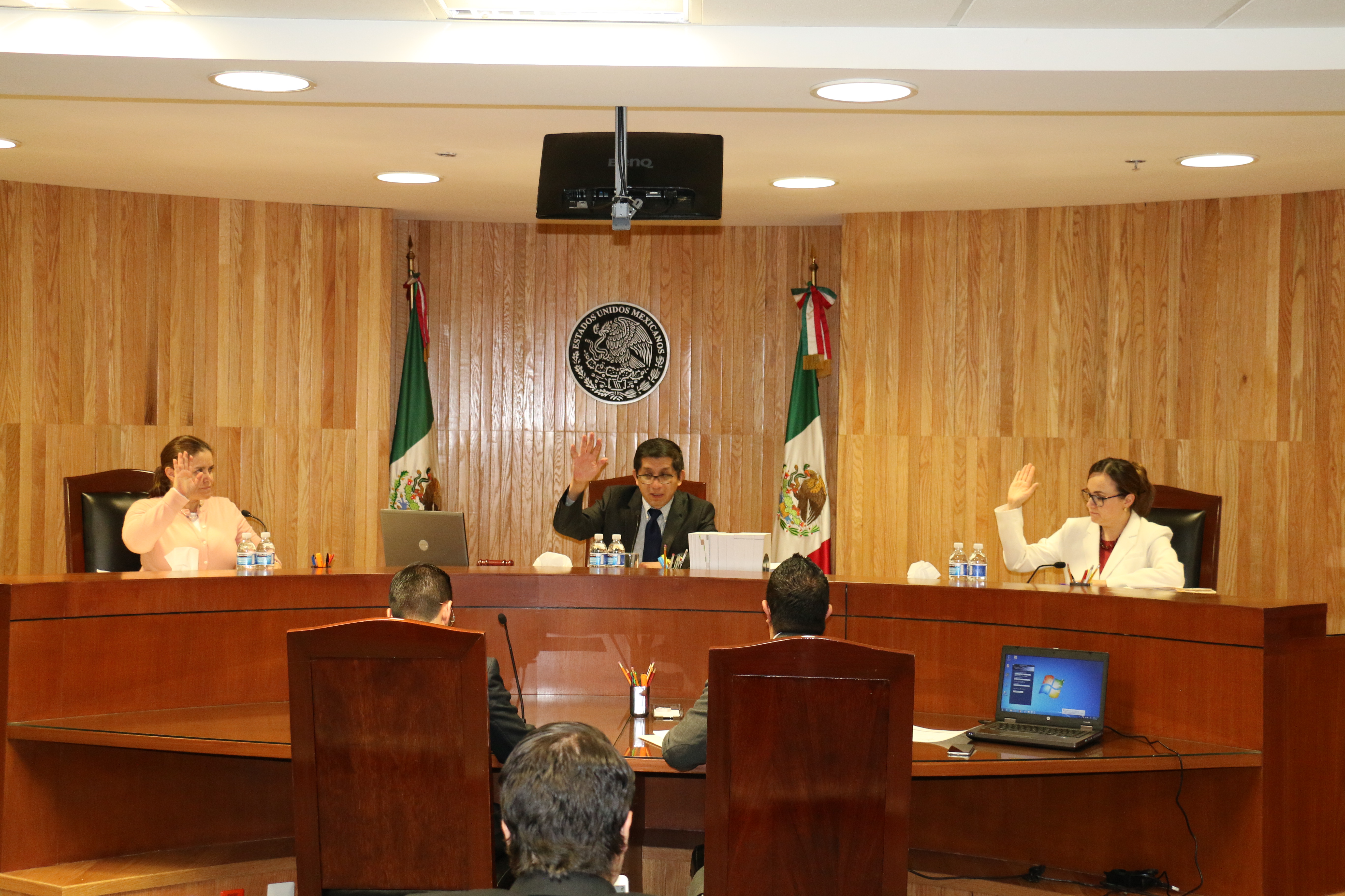 REVOCA LA SALA REGIONAL TOLUCA DEL TEPJF RESOLUCIÓN DEL TEEMICH RELACIONADA CON LA ELECCIÓN DEL AYUNTAMIENTO DE LOS REYES, MICHOACÁN.