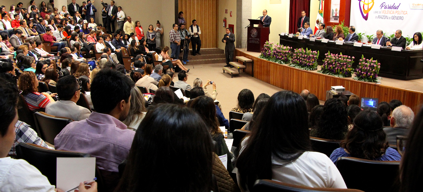 LA SALA REGIONAL XALAPA Y DIVERSAS AUTORIDADES FEDERALES Y LOCALES SE REUNIERON PARA COMPARTIR LAS ACCIONES QUE LLEVAN A CABO PARA ERRADICAR LA VIOLENCIA POLÍTICA CONTRA LAS MUJERES POR RAZÓN DE GÉNERO