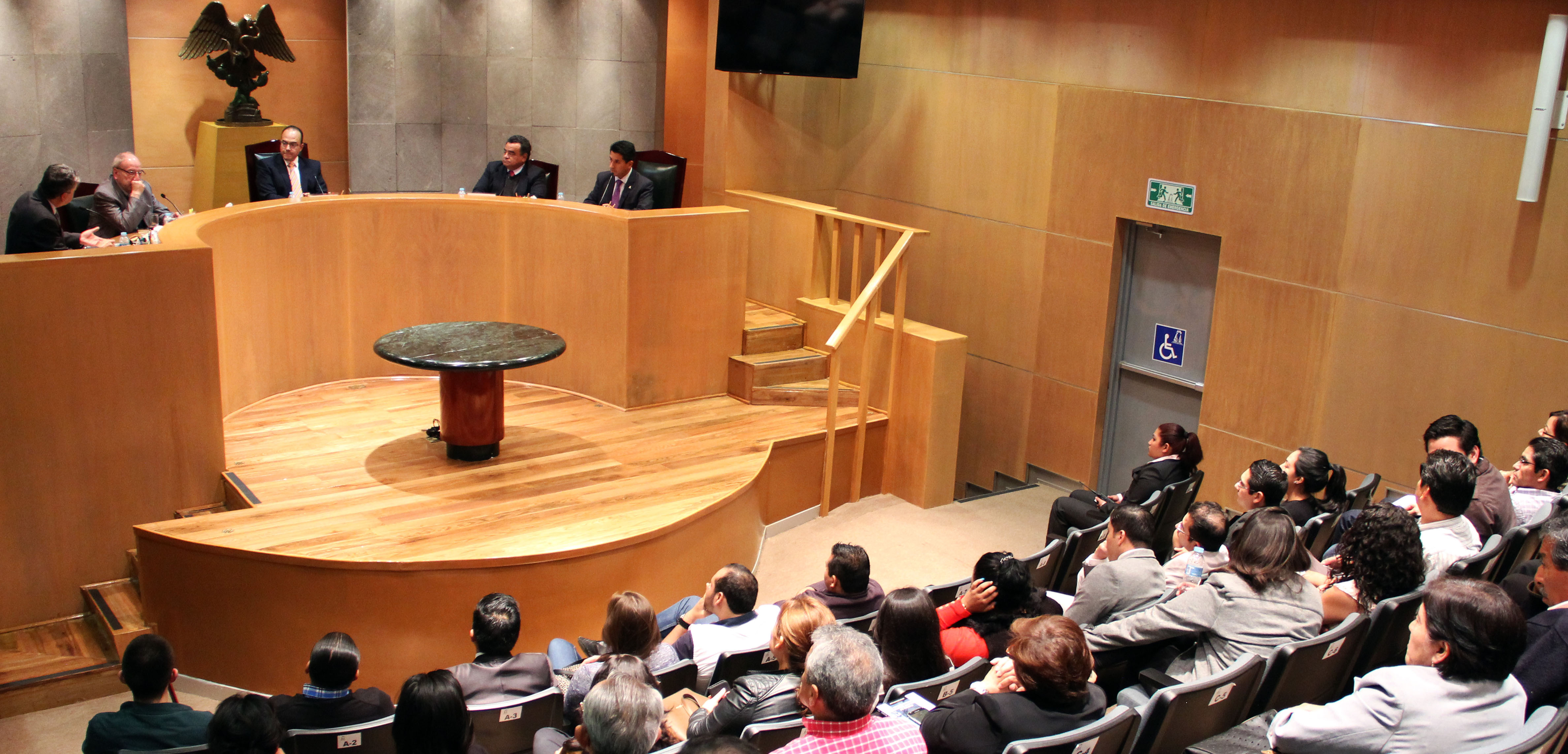 PRESENTA RENÉ CASOLUENGO MÉNDEZ SU OBRA “EL SISTEMA INTEGRAL DE JUSTICIA ELECTORAL EN MÉXICO”  EN LA SALA REGIONAL XALAPA