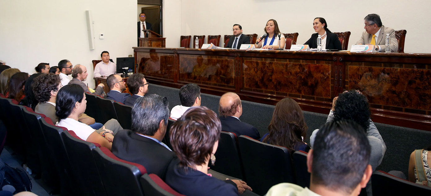 MAGISTRADOS DE LA SALA REGIONAL XALAPA Y DE LA SALA SUPERIOR DEL TEPJF PARTICIPARON EN EL FORO DE TRANSPARENCIA ELECTORAL